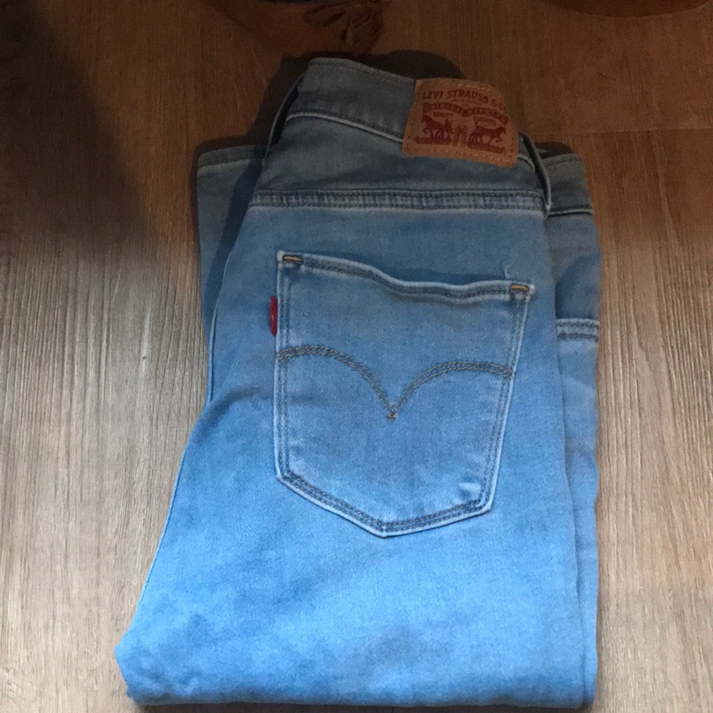 Levi’s! Light blue, so cute!